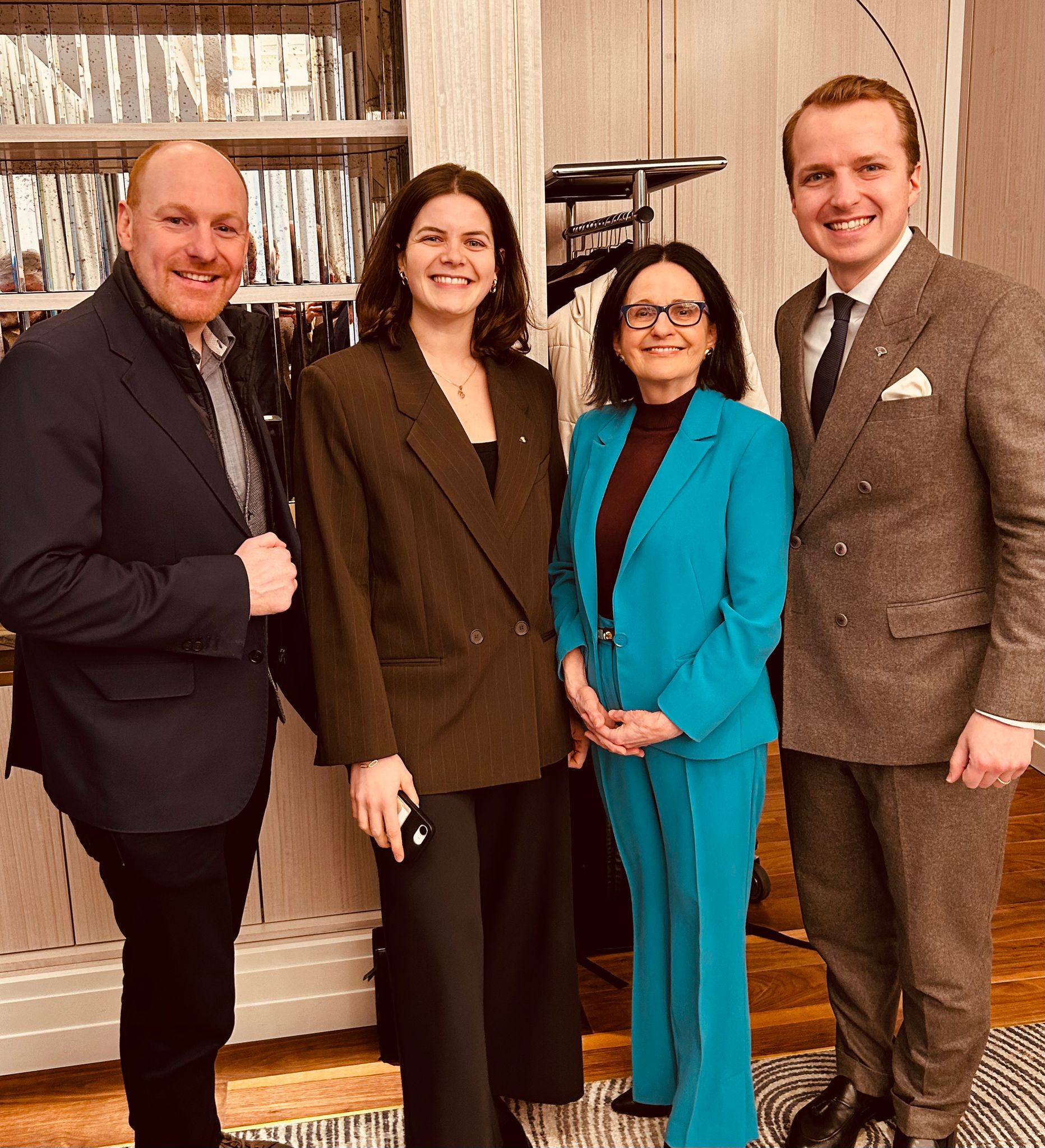 97c742fb-93f0-4958-a2ef-1e39e7971582